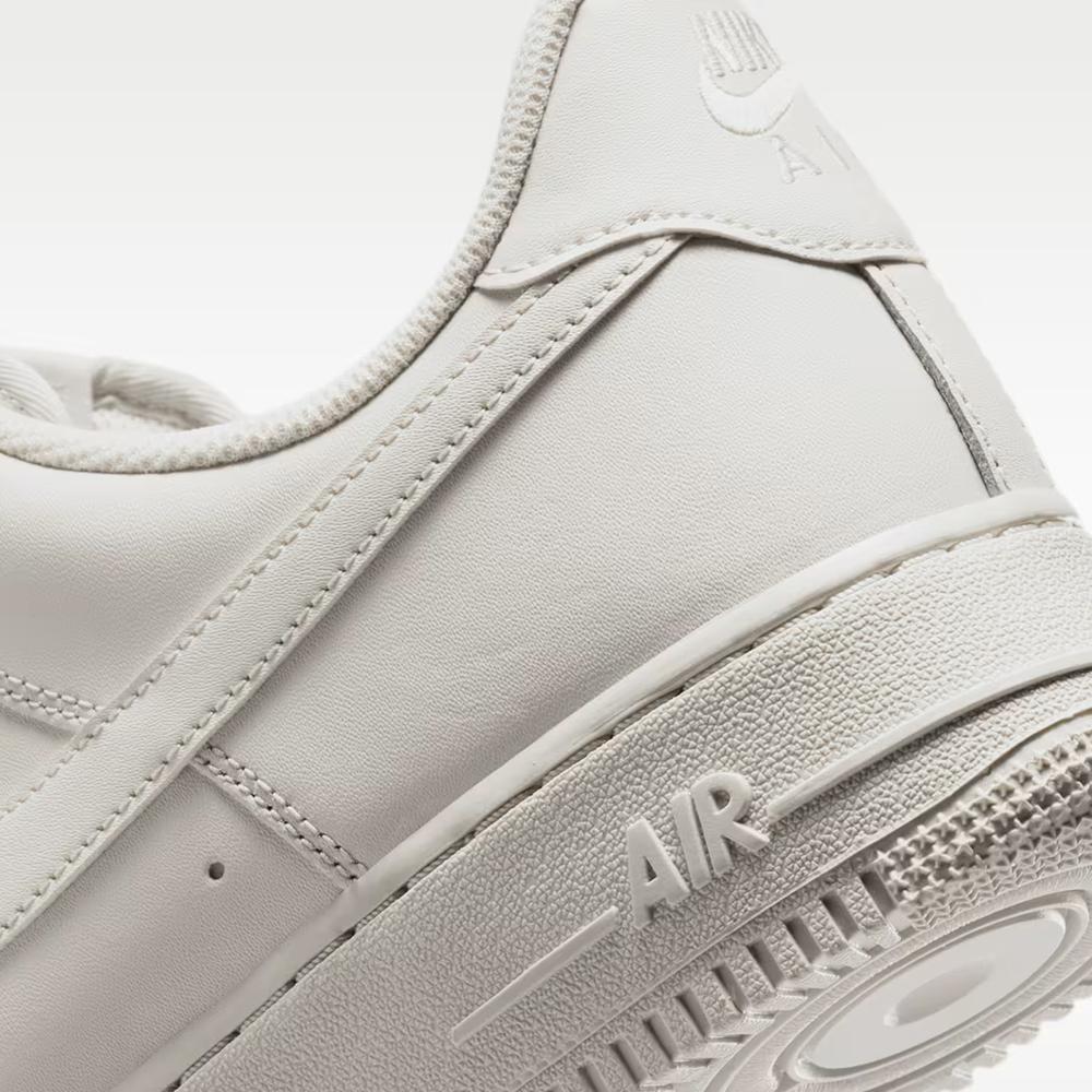 Boty pánské Nike Air Force 1 '07 IH1698-003 - bílé