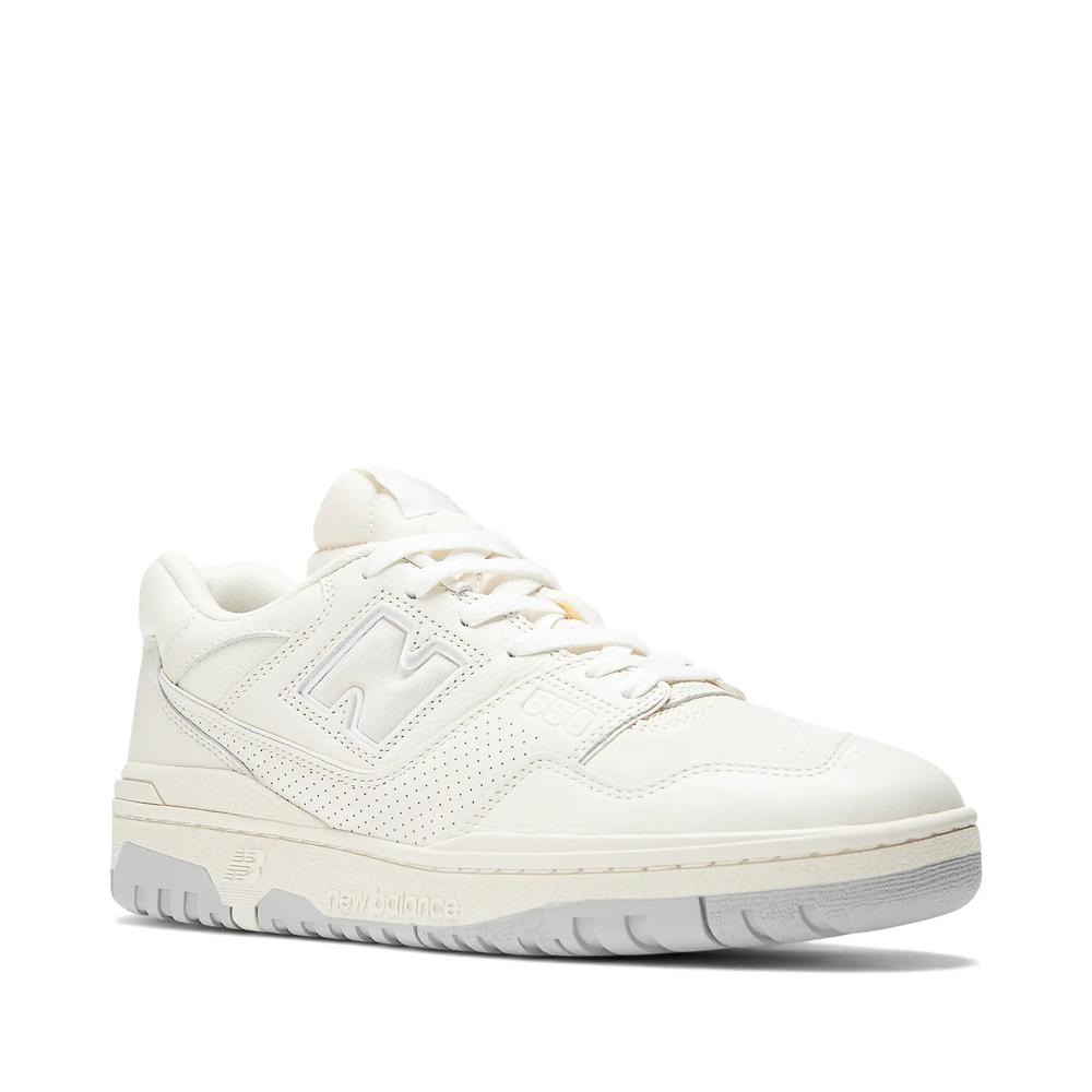 Unisex boty New Balance BB550PWD - bílé