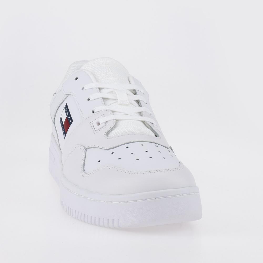 Boty Tommy Jeans Retro Basket EM0EM00955-YBR - bílé