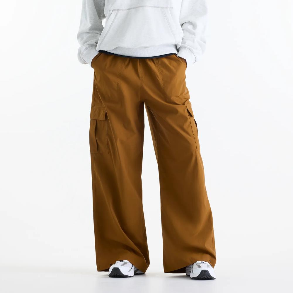 Dámská kalhoty New Balance Cargo WP53504BFT - hnědé