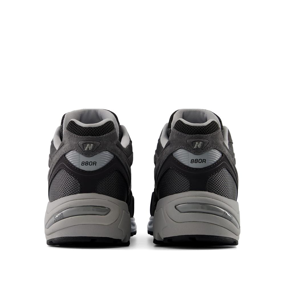 Unisex boty New Balance U880R3TR - šedivé