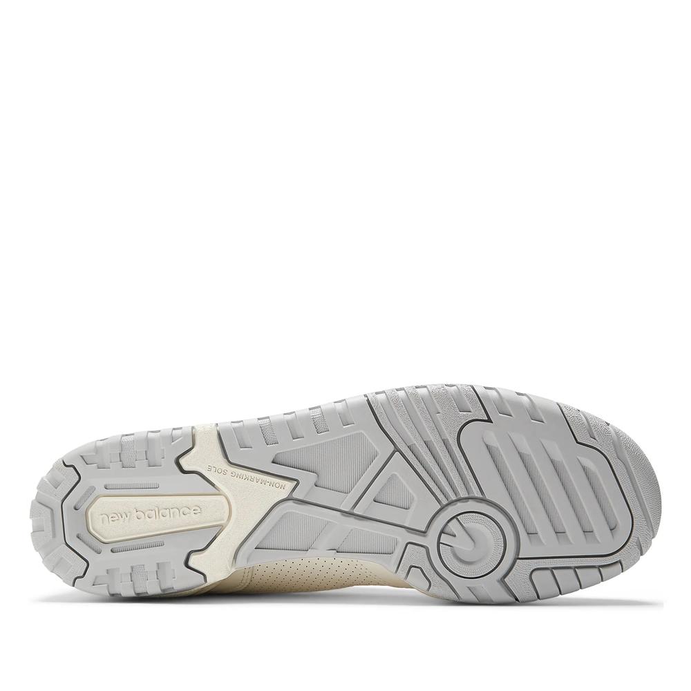 Unisex boty New Balance BB550PWD - bílé