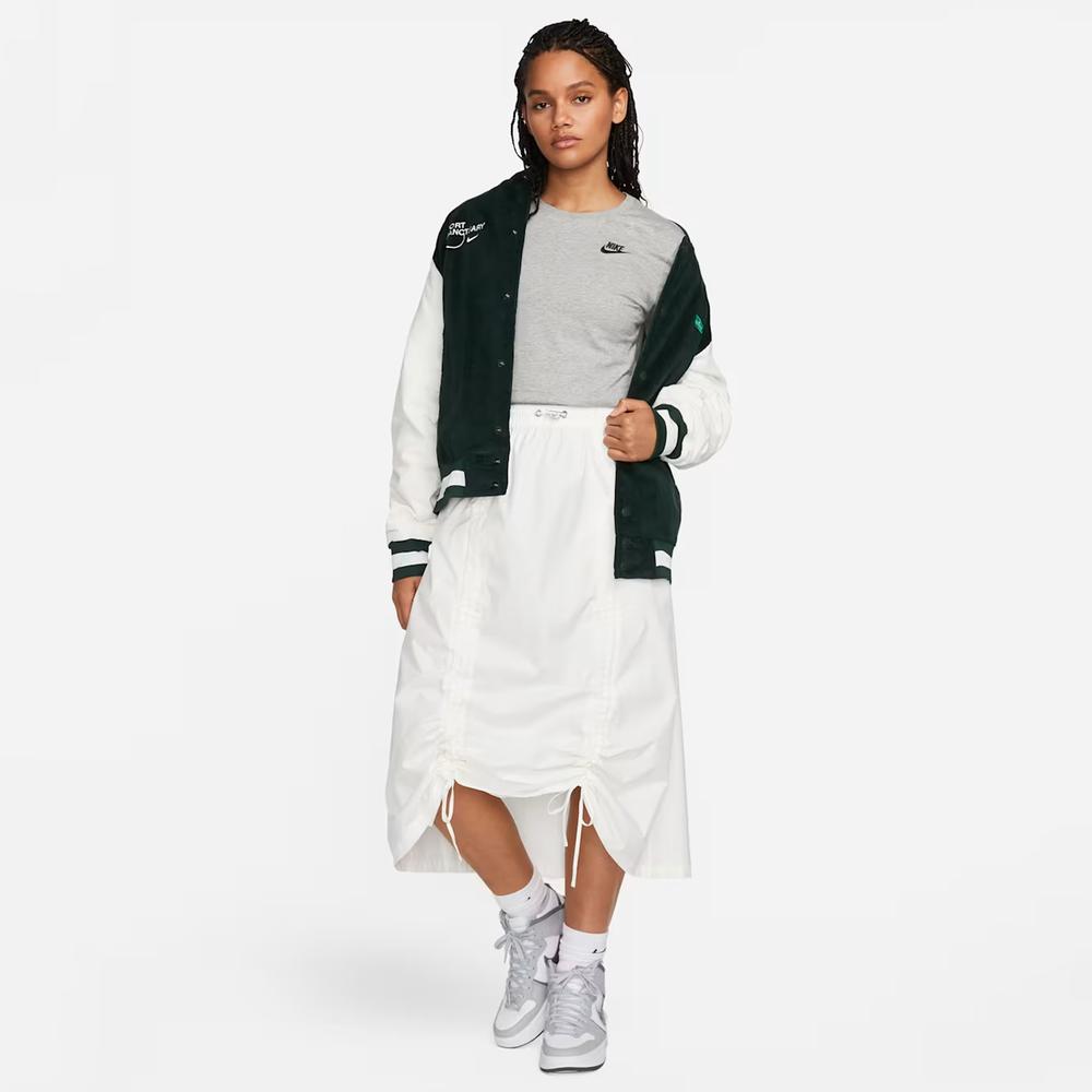 Dámská tričko Nike Sportswear Club Essentials DX7902-063 - šedivé