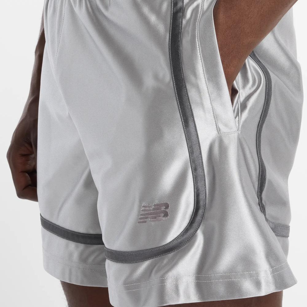Pánské šortky New Balance MS51608RCD - stříbně
