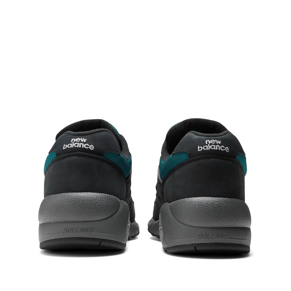 Boty unisex New Balance MT580VE2 - černá