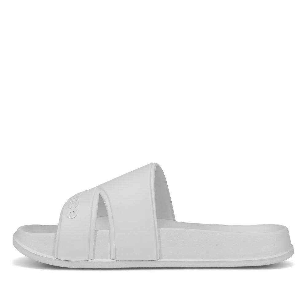 Žabky New Balance SUF20SQ1 - bílé