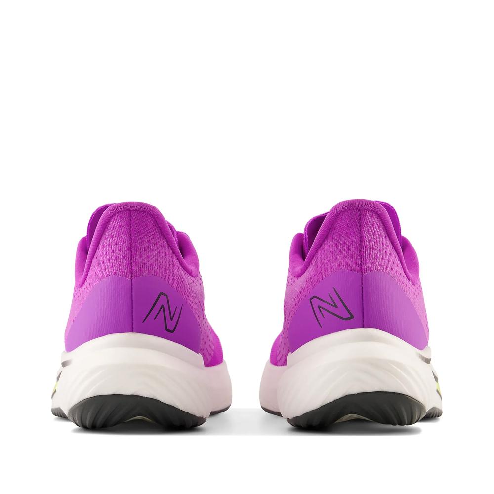 Boty New Balance FuelCell Rebel v3 WFCXCR3 - růžové