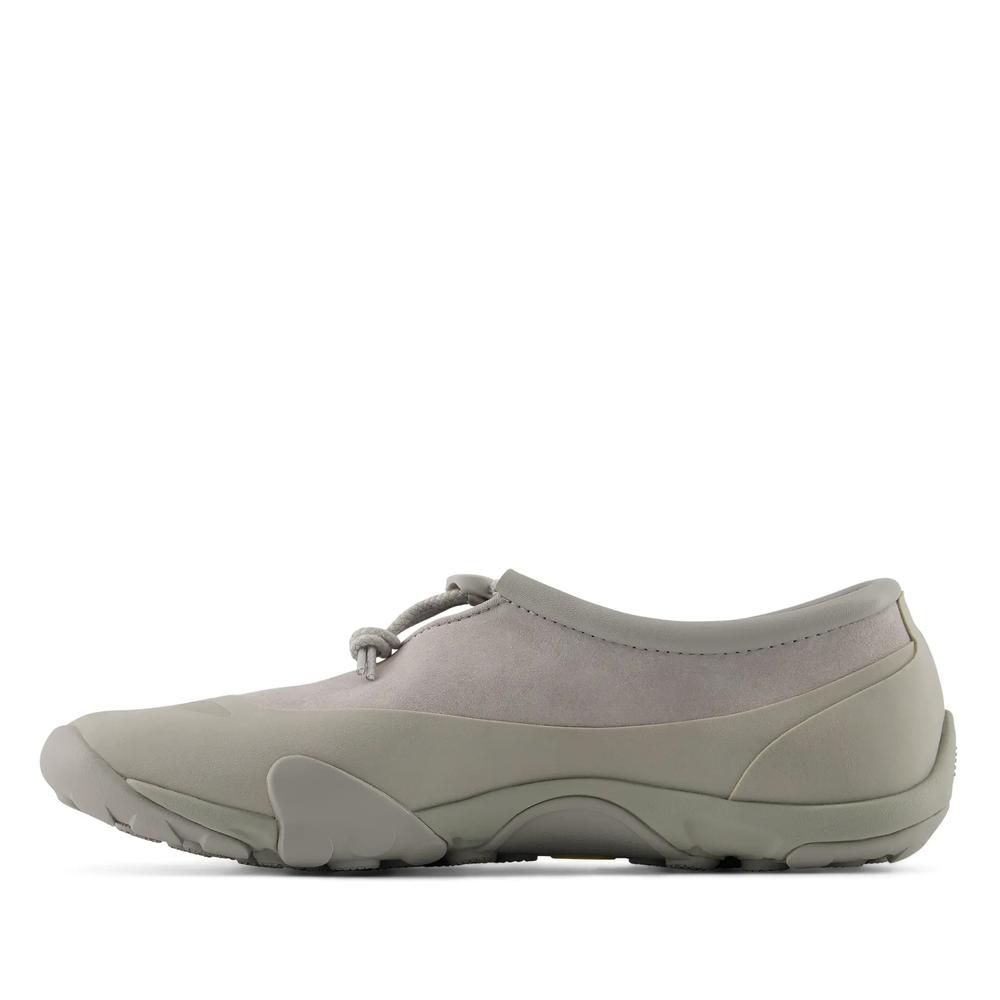 Unisex boty New Balance Minimus MT10T8WQ - šedivé