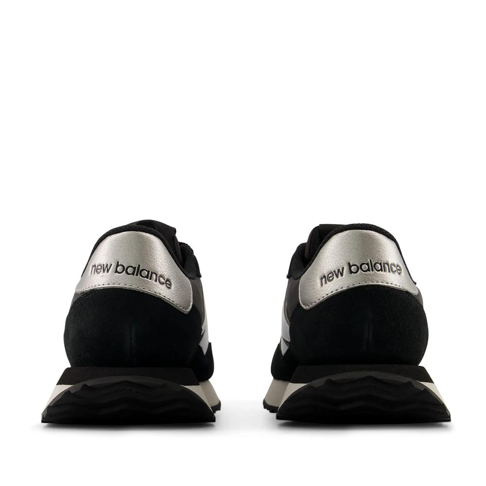 Dámské boty New Balance W23731P - černé
