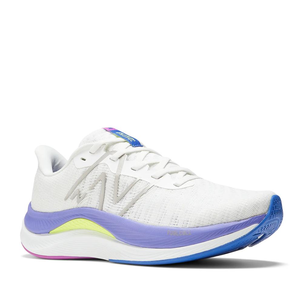 Dámské boty New Balance FuelCell Propel v4 WFCPRCW4 – bílé