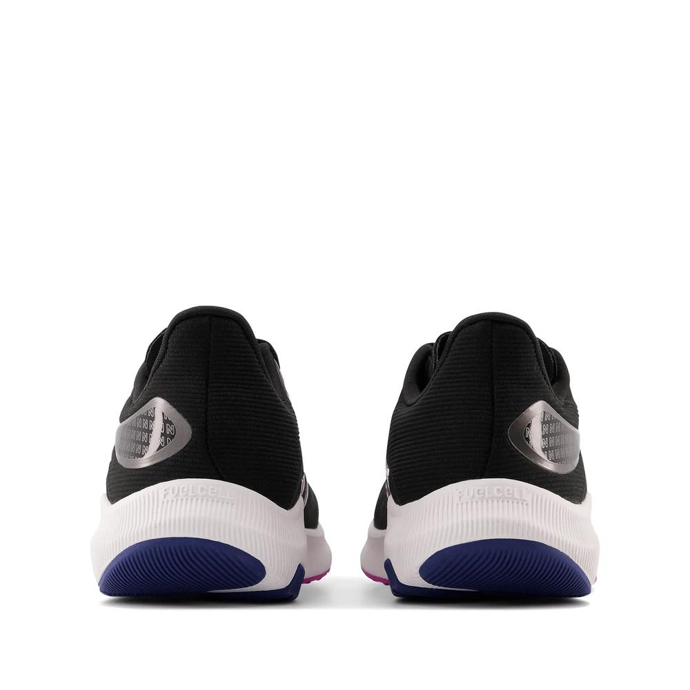 Dámské boty New Balance FuelCell Propel v3 WFCPRCD3 – černé