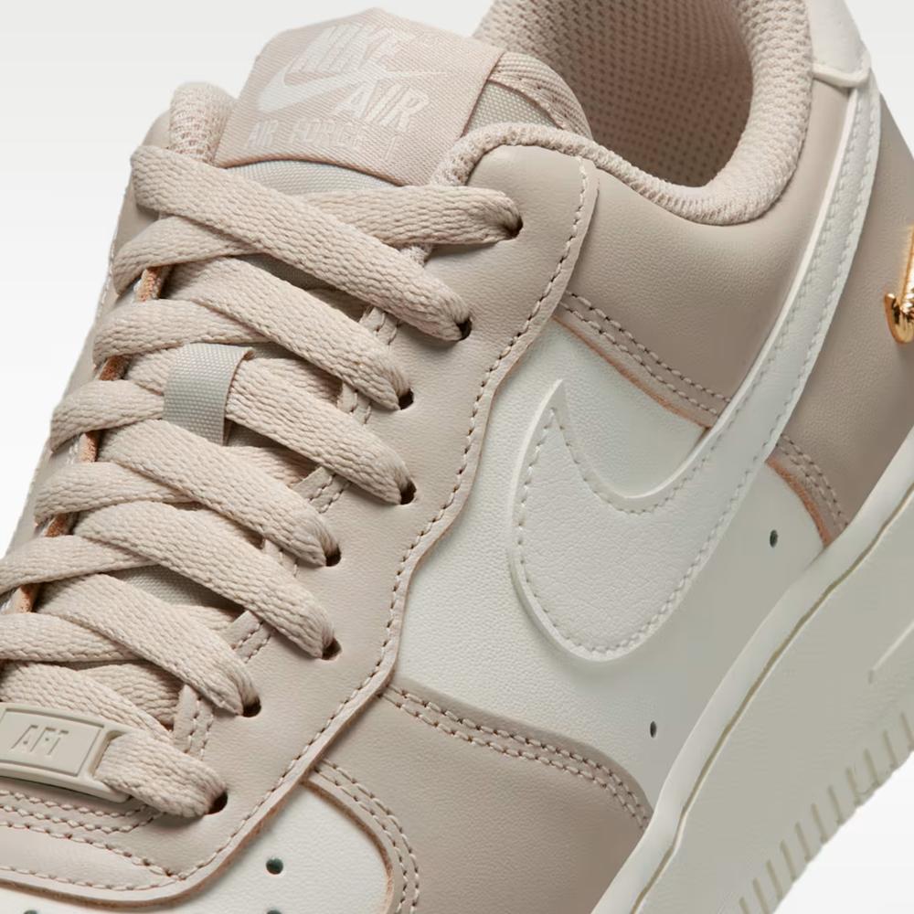 Dámské boty Nike Air Force 1 '07 SE IV5197-200 - béžové