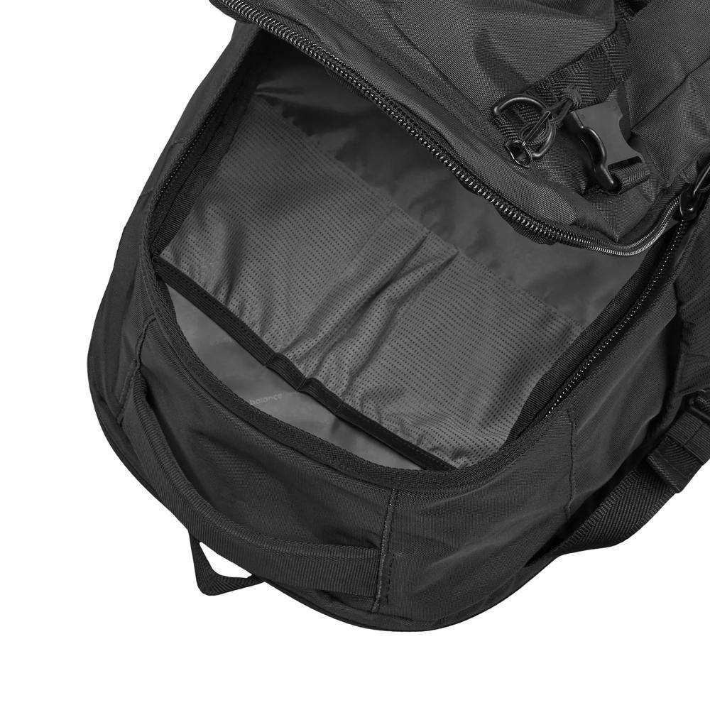 Batoh pro každého New Balance LAB23197BK - černé