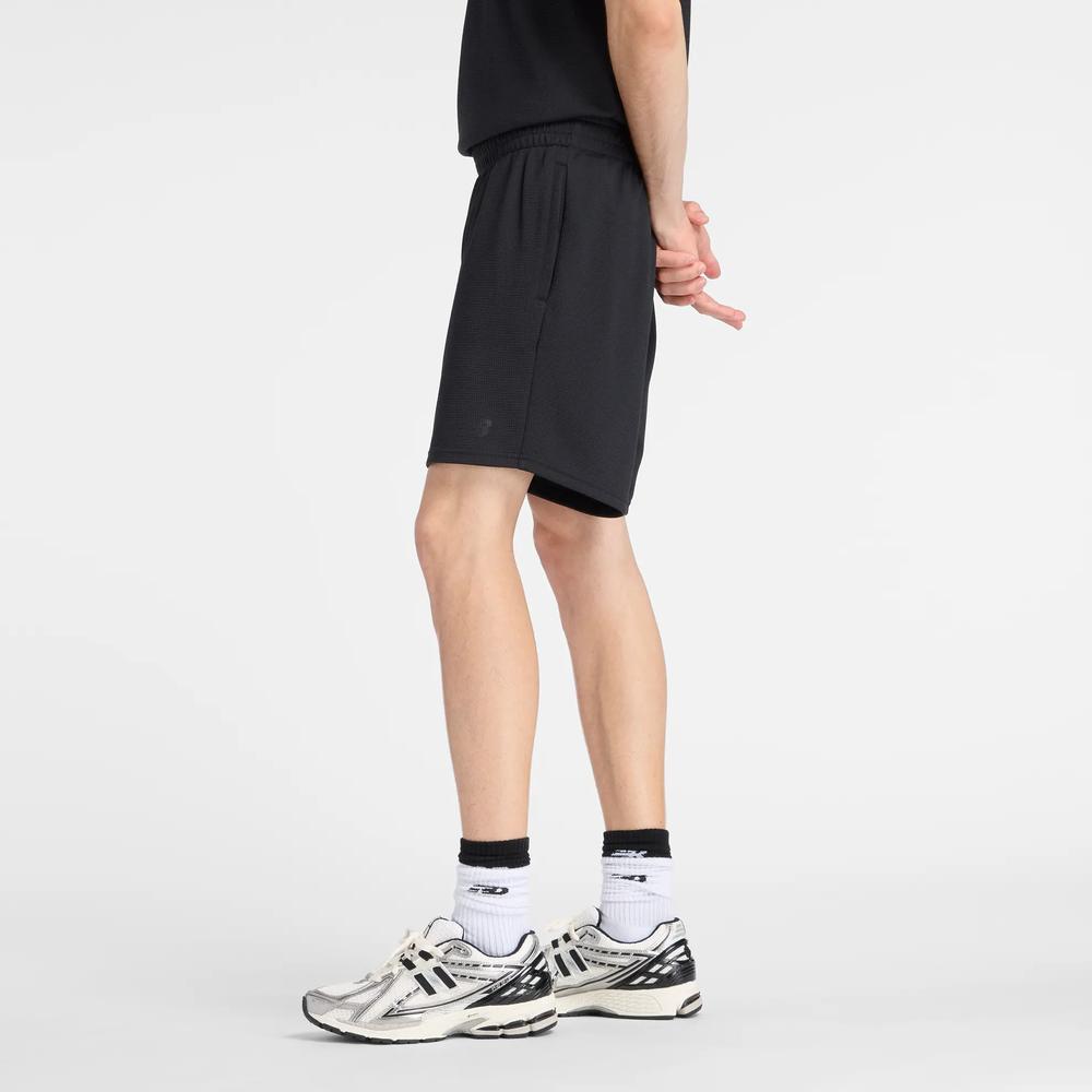 Pánské šortky New Balance MB61V17CBK - černé