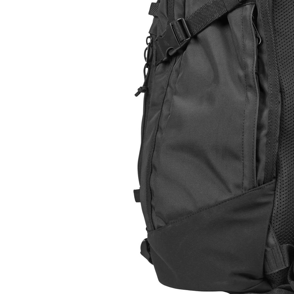 Batoh pro každého New Balance LAB23197BK - černé