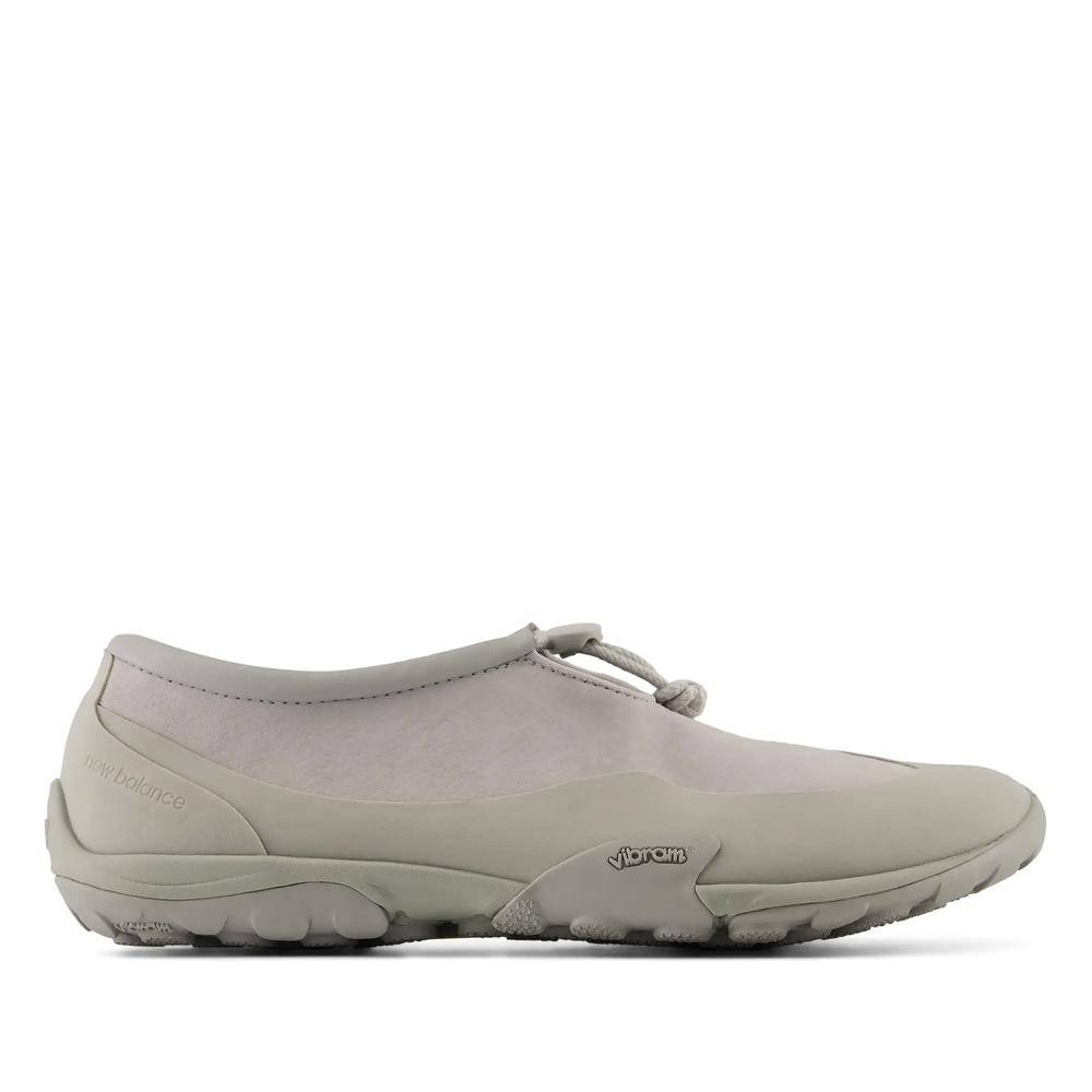 Unisex boty New Balance Minimus MT10T8WQ - šedivé
