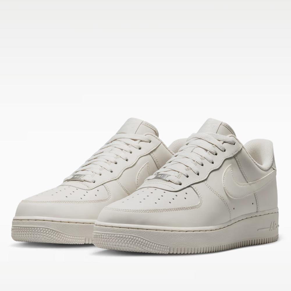 Boty pánské Nike Air Force 1 '07 IH1698-003 - bílé