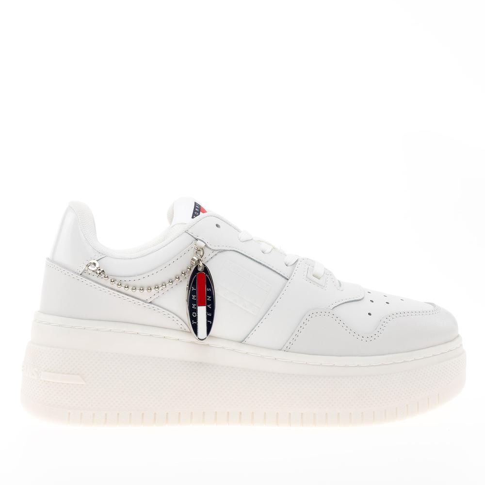 Boty Tommy Jeans TJW Retro Flatform Charm EN0EN02421-YBL - bílé