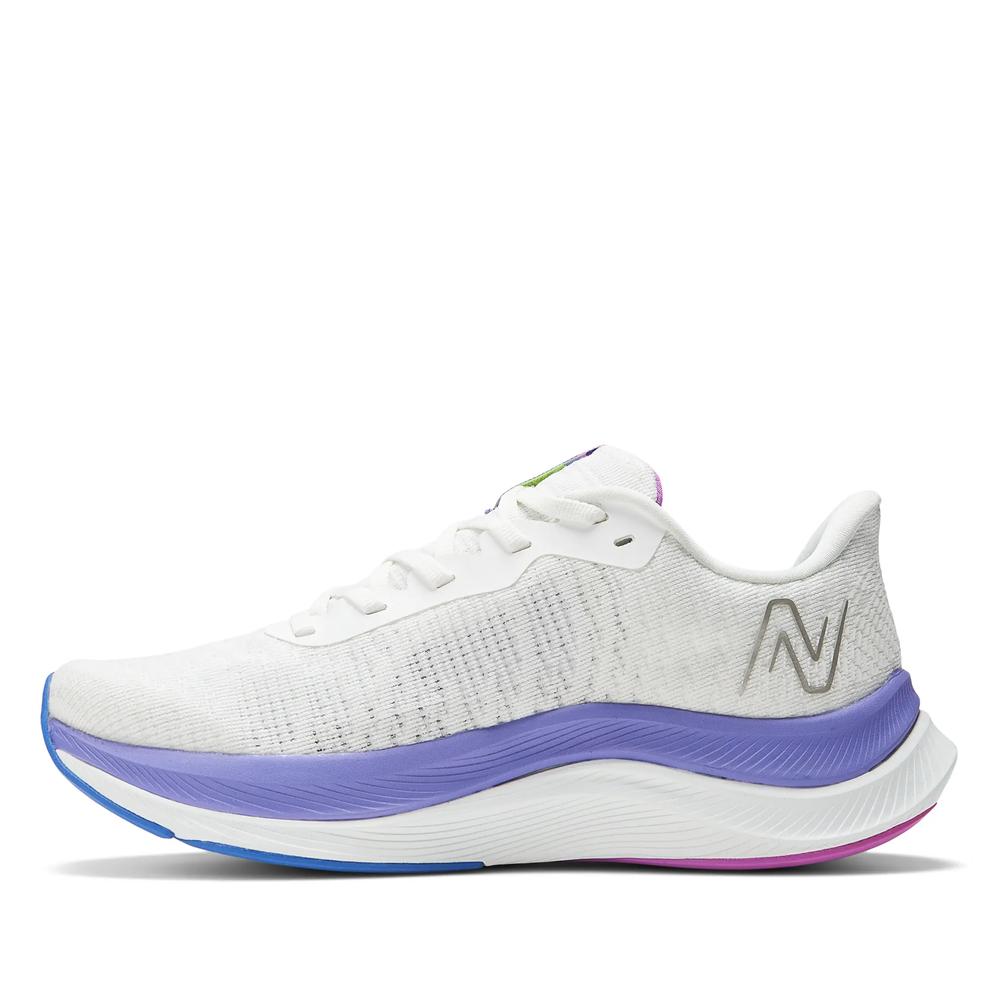 Dámské boty New Balance FuelCell Propel v4 WFCPRCW4 – bílé