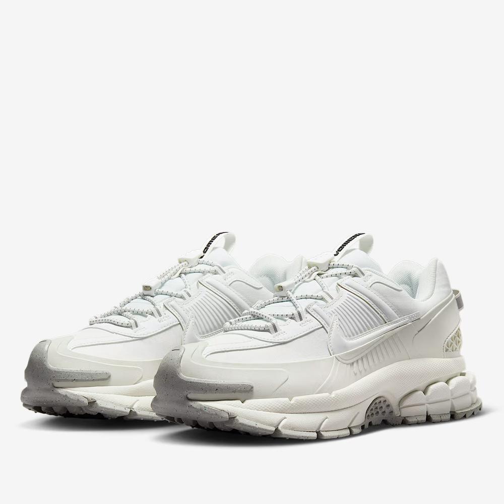 Dámské boty Nike Zoom Vomero Roam HV6410-100 - bílé