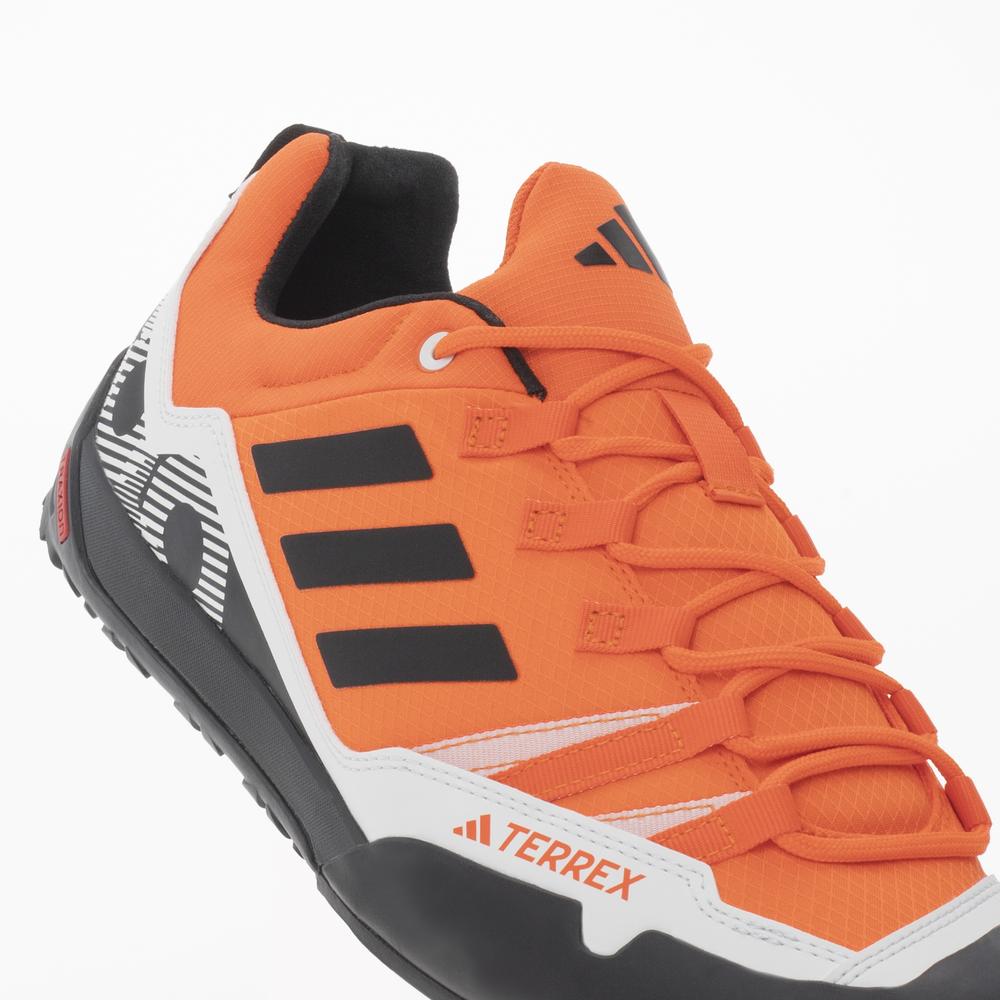 Boty adidas Terrex Swift Solo 2.0 Hiking IE6902 - oranžové