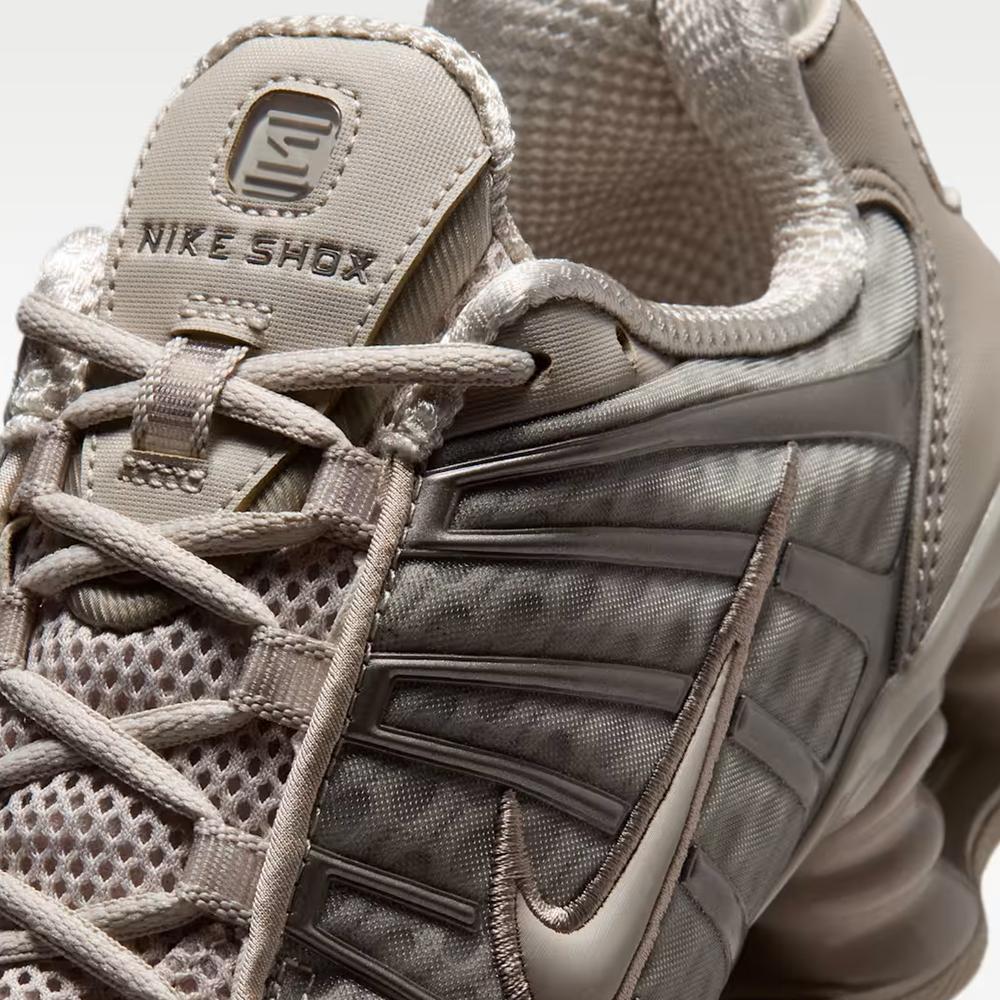 Dámské boty Nike Shox TL AR3566-204 - béžové