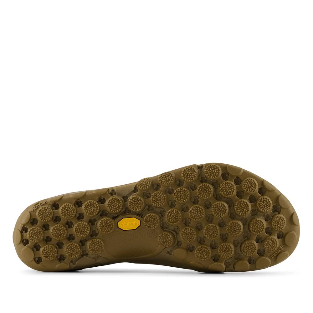 Unisex boty New Balance Minimus MT10T9CZ - hnědé