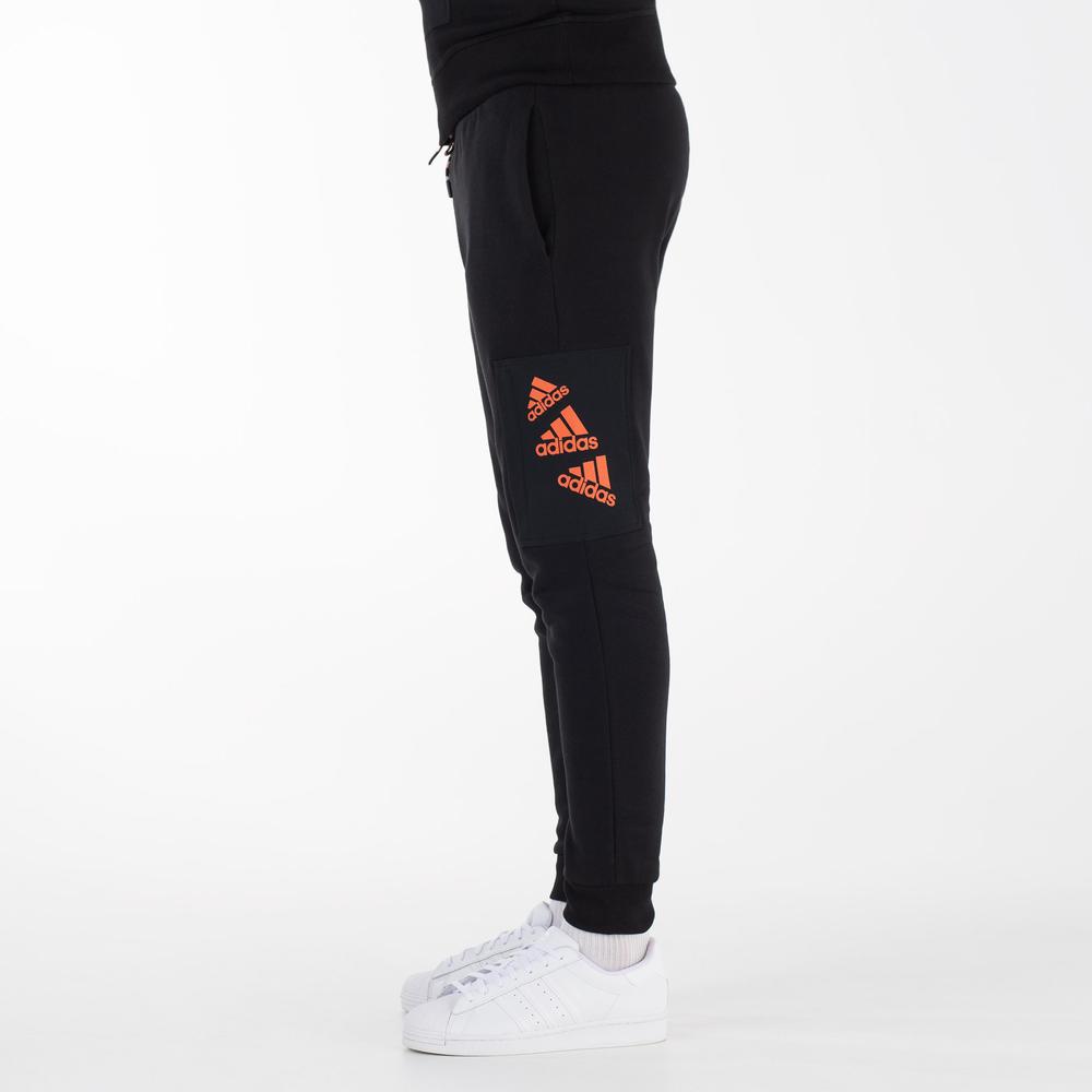 Kalhoty adidas Essentials Brandlove Fleece HL9375 - černé