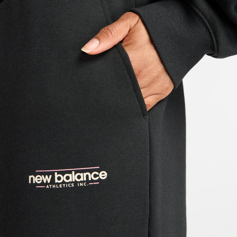 Dámská kalhoty New Balance WP53903BK - černé