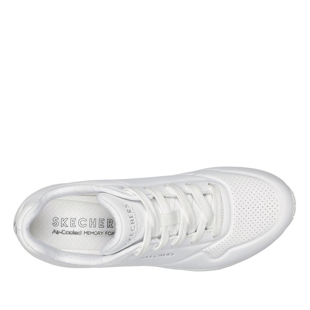 Boty Skechers Uno Stand on Air 73690W - bílé