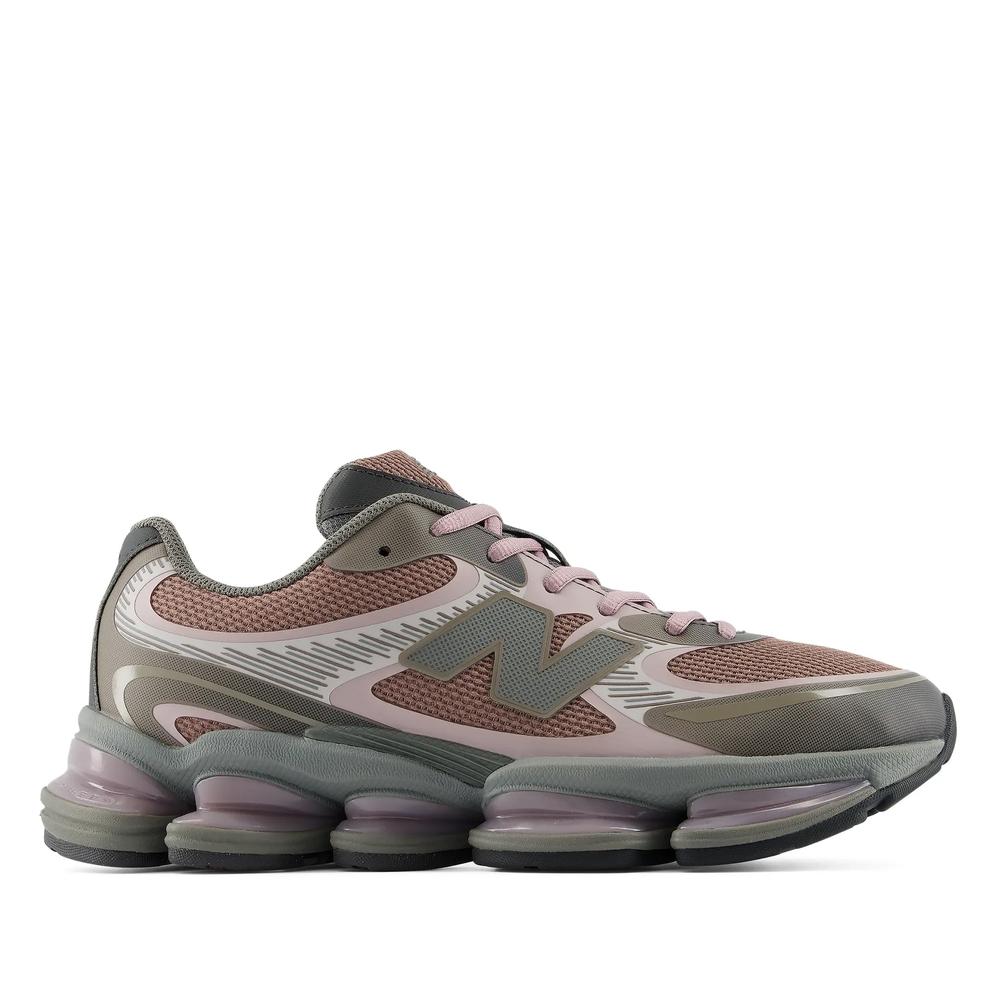Unisex boty New Balance U20002T8 - hnědé