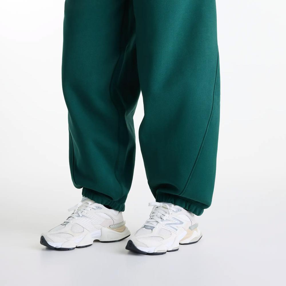 Dámská kalhoty New Balance Athletics WB62L0NLNOG - zelené