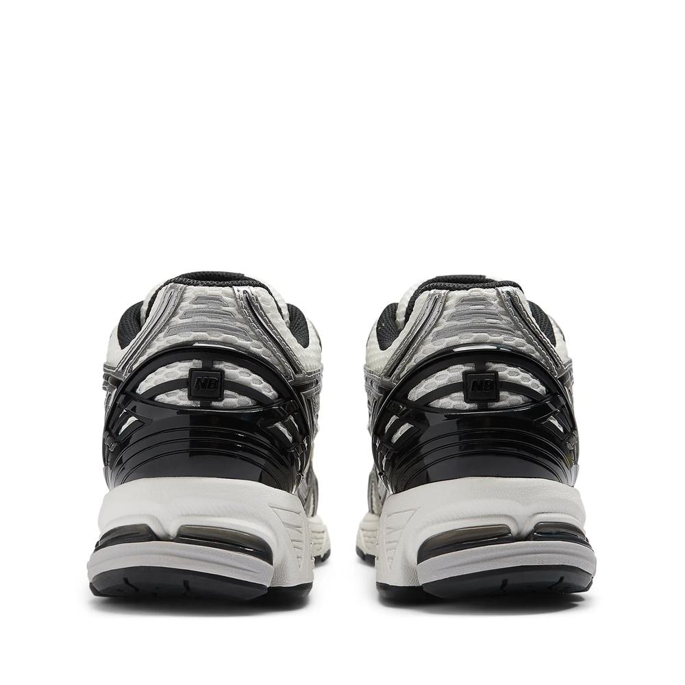 Boty New Balance M1906RER - stříbně