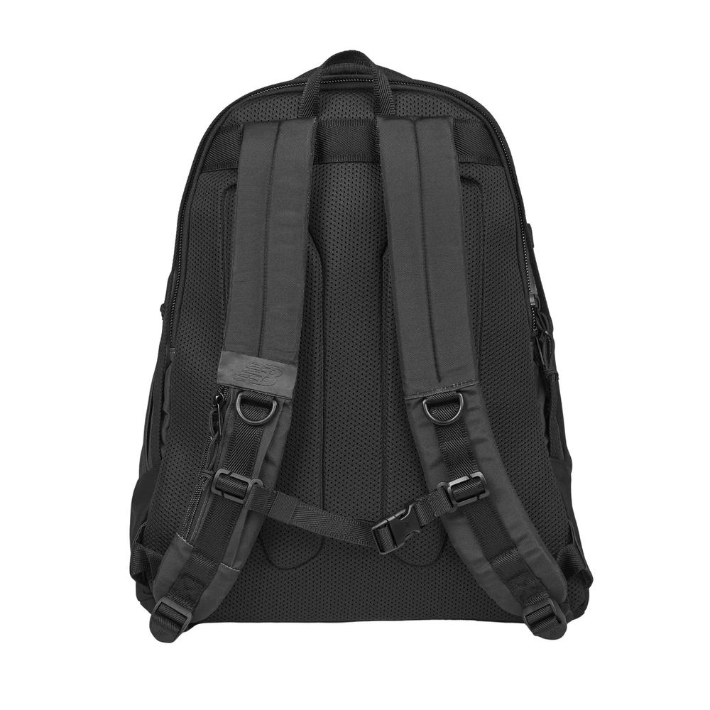 Batoh pro každého New Balance LAB23197BK - černé