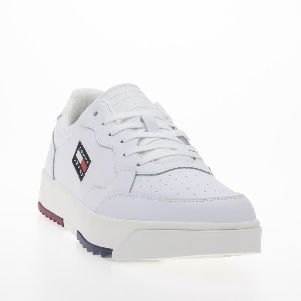 Boty Tommy Jeans Essential Retro Leather Half Cleat EM0EM00899-YBR - bílé