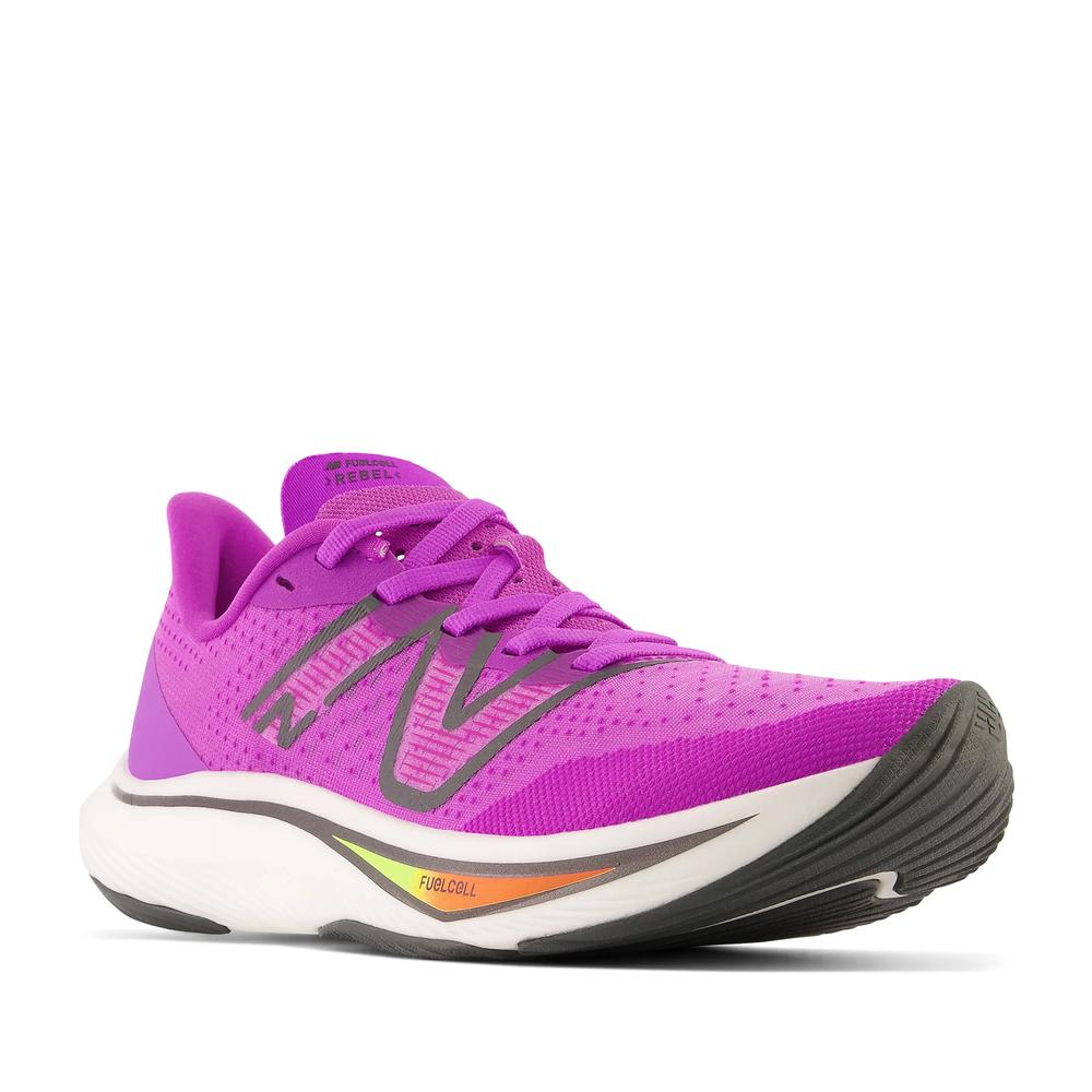 Boty New Balance FuelCell Rebel v3 WFCXCR3 - růžové