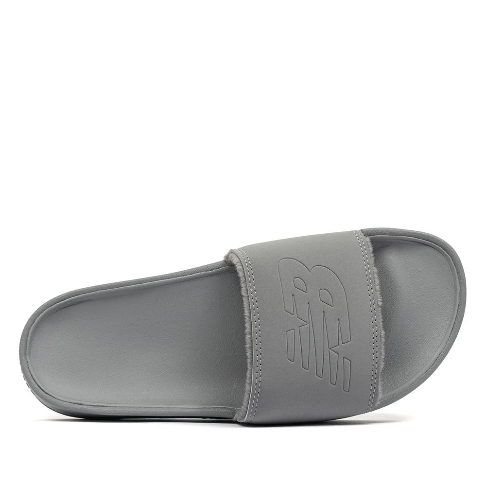 Pantofle New Balance SWF200B3 - šedivé