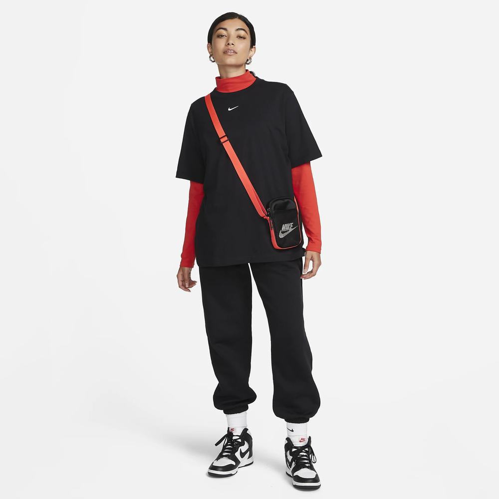 Tričko Nike Sportswear Club Essentials FD4149-010 - černé