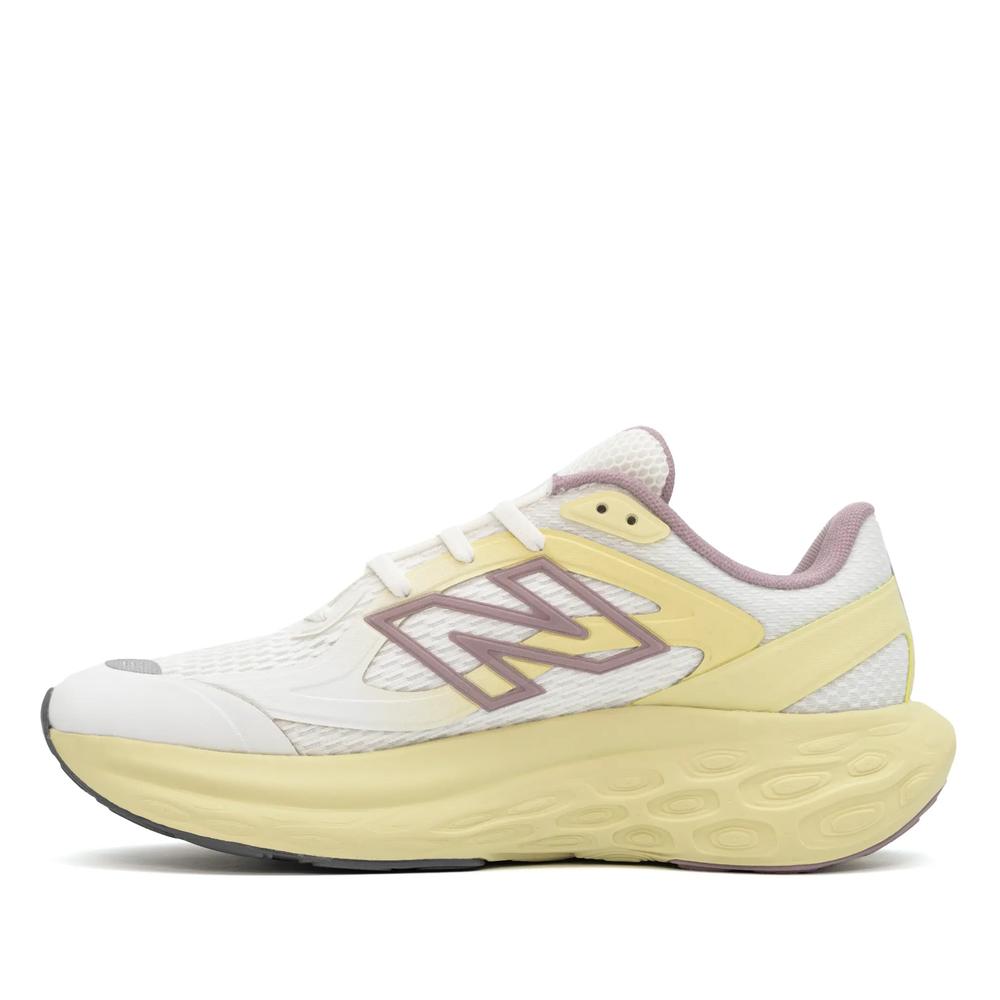 Boty New Balance UTRNQB - bílé