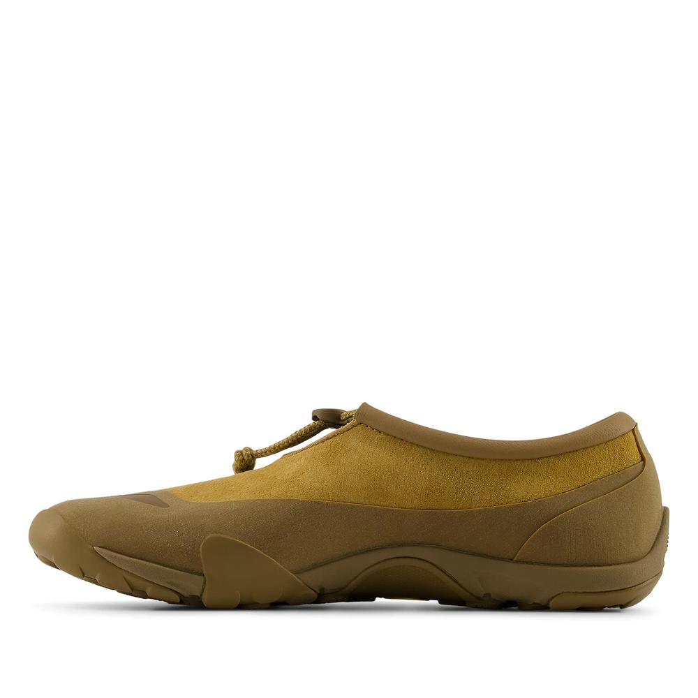 Unisex boty New Balance Minimus MT10T9CZ - hnědé