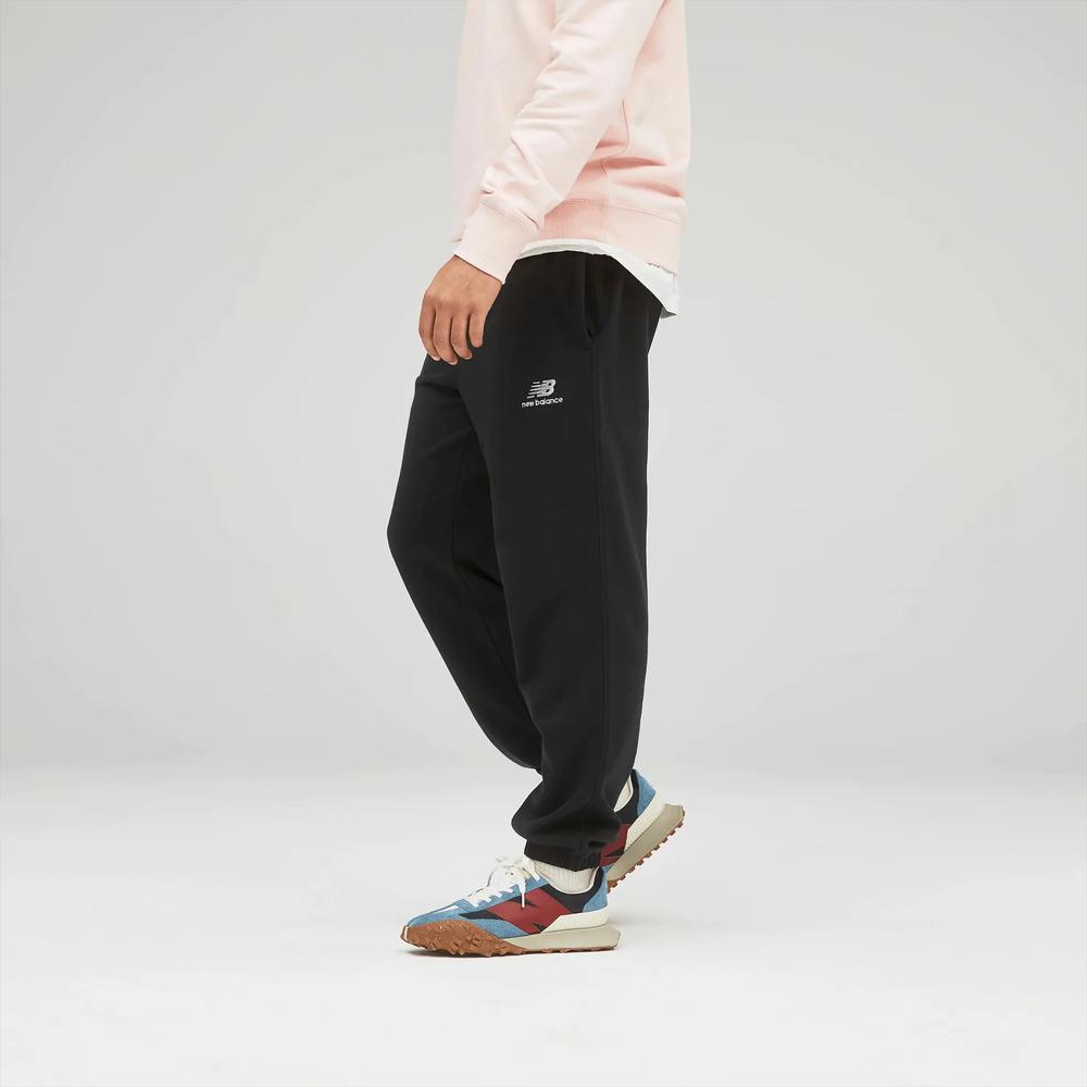 Sportovní tepláky New Balance UP21500BK - černé