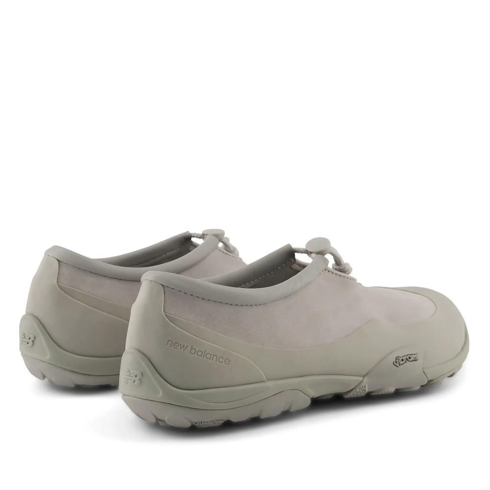 Unisex boty New Balance Minimus MT10T8WQ - šedivé