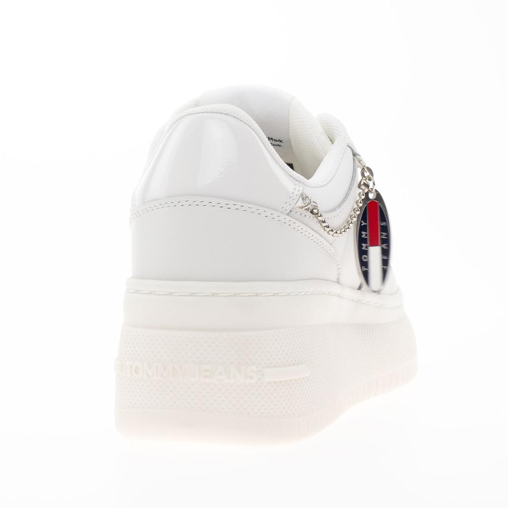 Boty Tommy Jeans TJW Retro Flatform Charm EN0EN02421-YBL - bílé