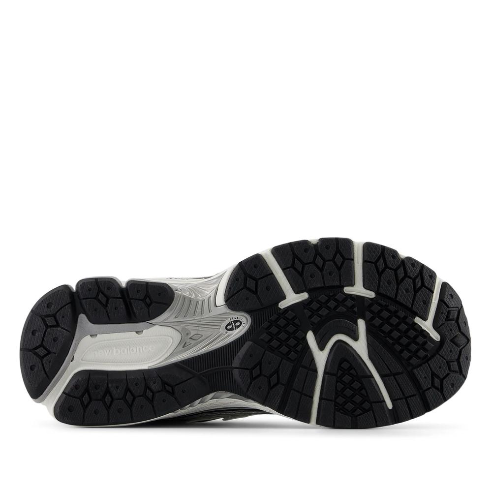 Dětské boty New Balance PC1906ER - stříbně