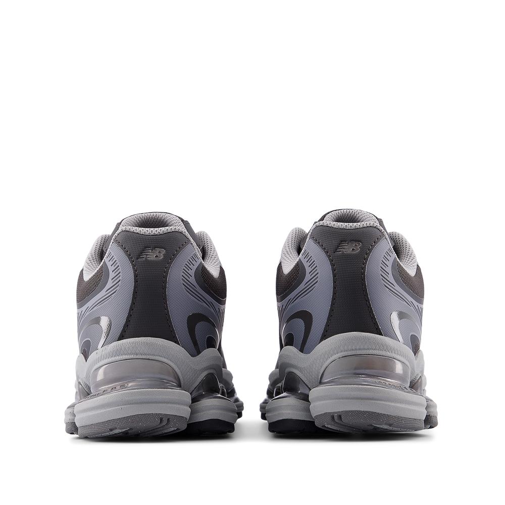 Unisex boty New Balance U2000420 - černé