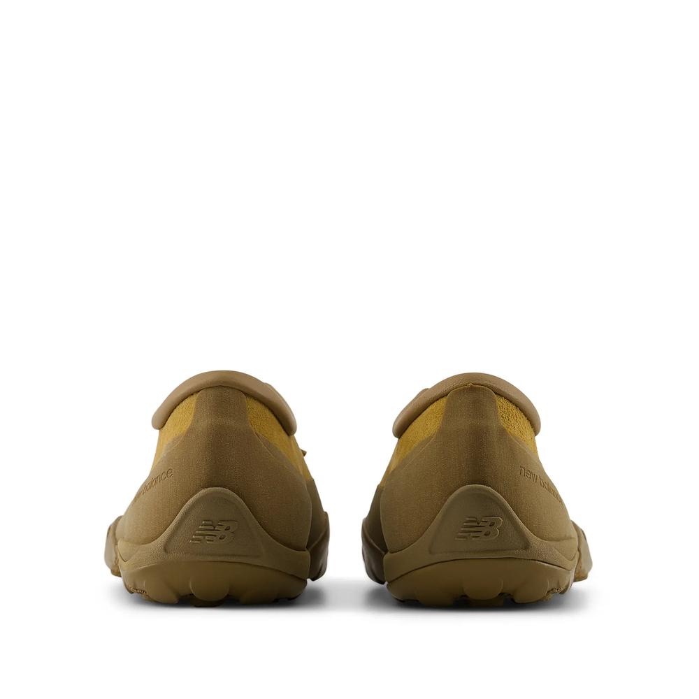 Unisex boty New Balance Minimus MT10T9CZ - hnědé