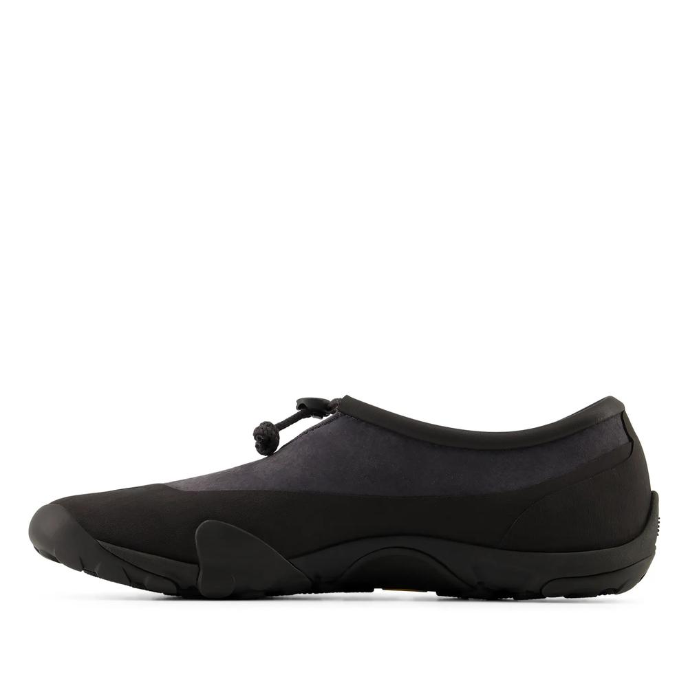 Unisex boty New Balance Minimus MT10T364 - černé