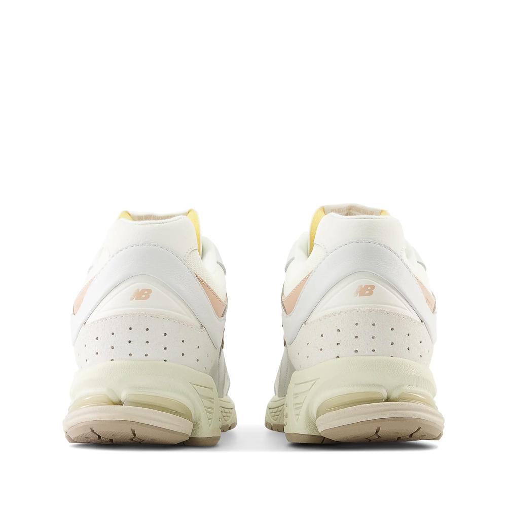 Unisex boty New Balance M2002RVF – bílé