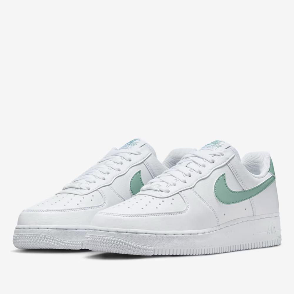 Dámské boty Nike Air Force 1 '07 Next Nature DV3808-112 - bílé