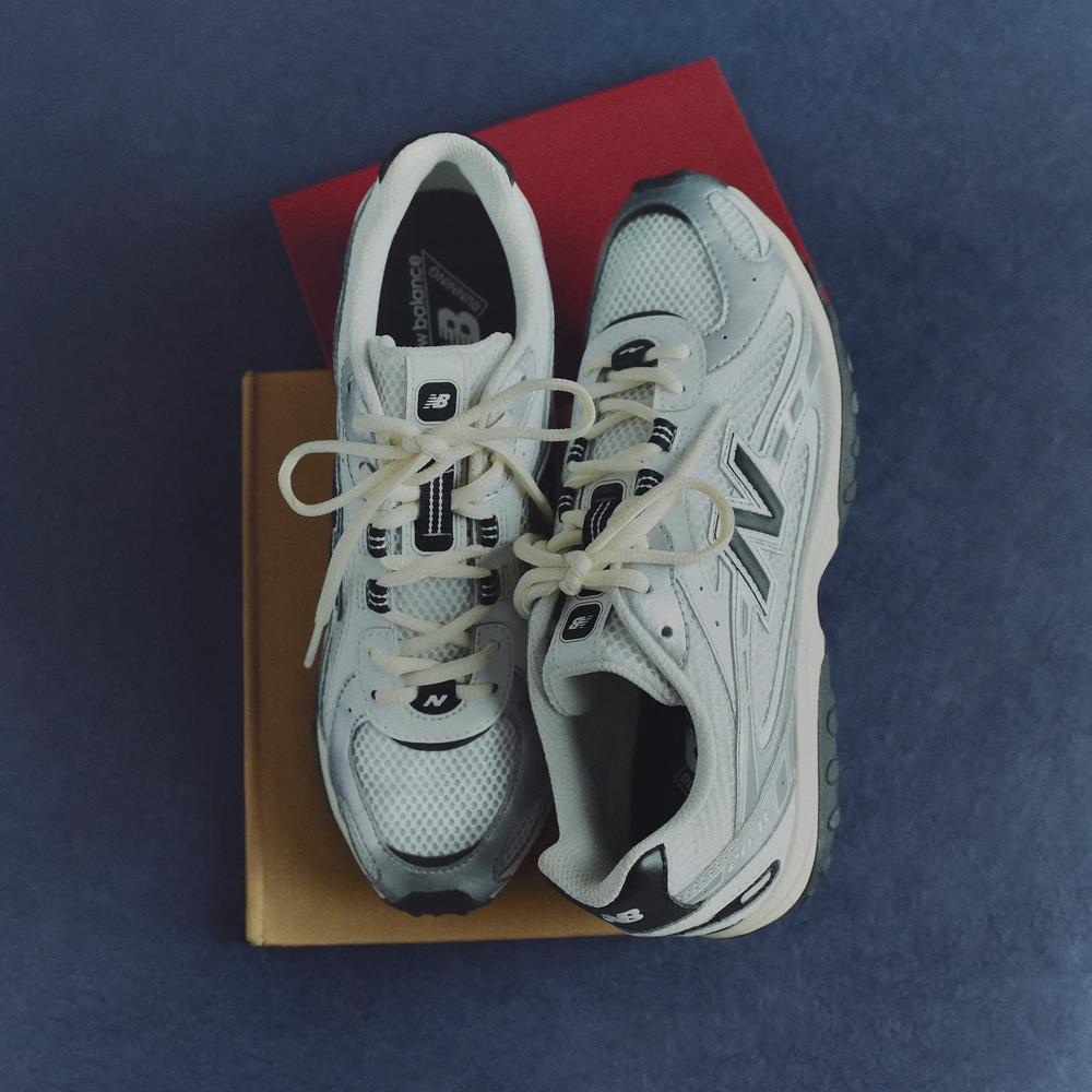 Unisex boty New Balance U204LSWD - stříbně